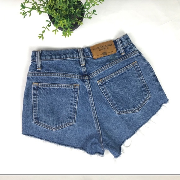 Vintage style cutoff shorts - Picture 2 of 7